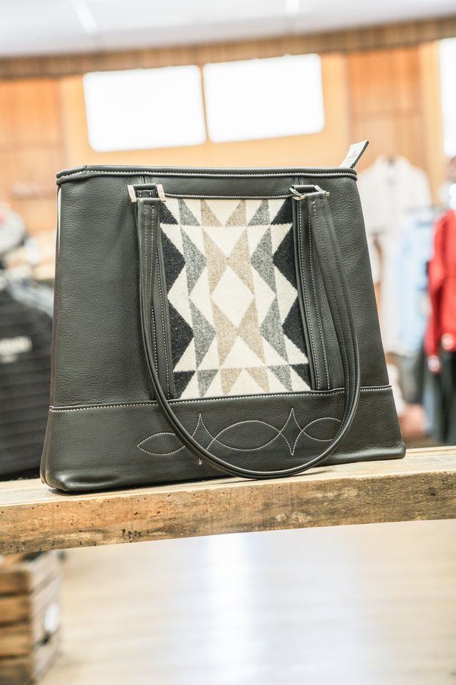 Quanah Style tote in Black and Diamond