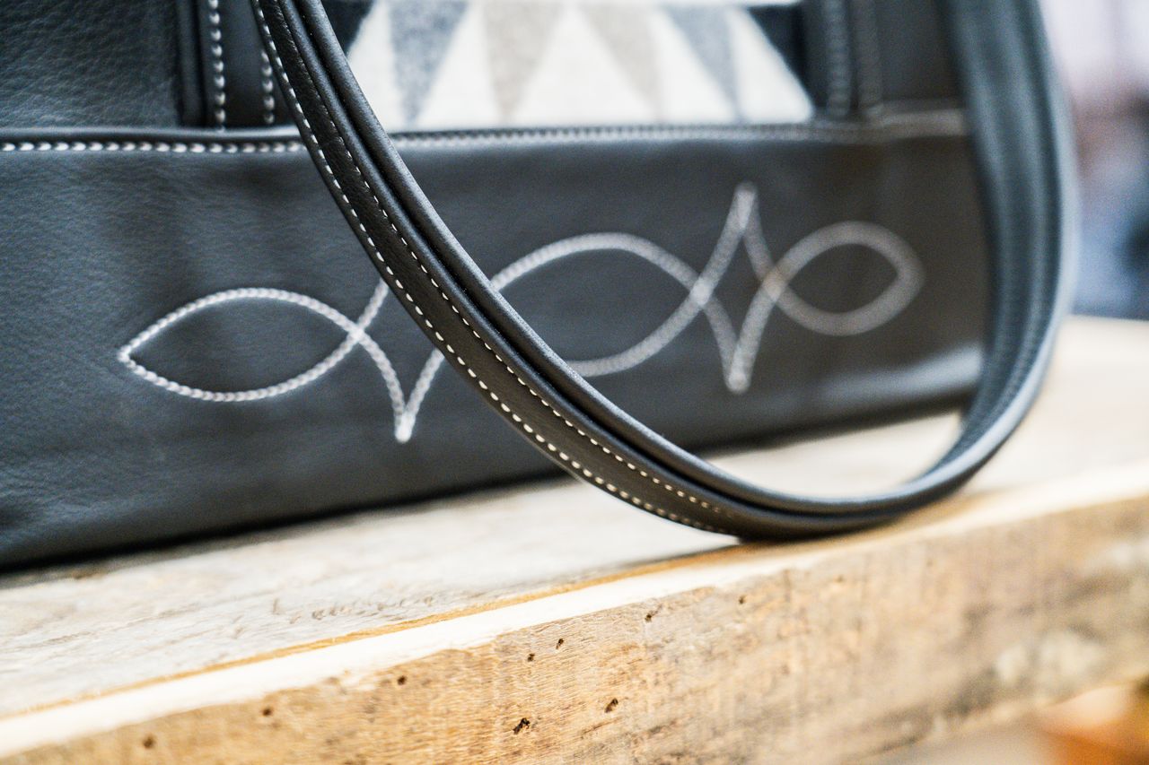 Quanah Style tote in Black and Diamond