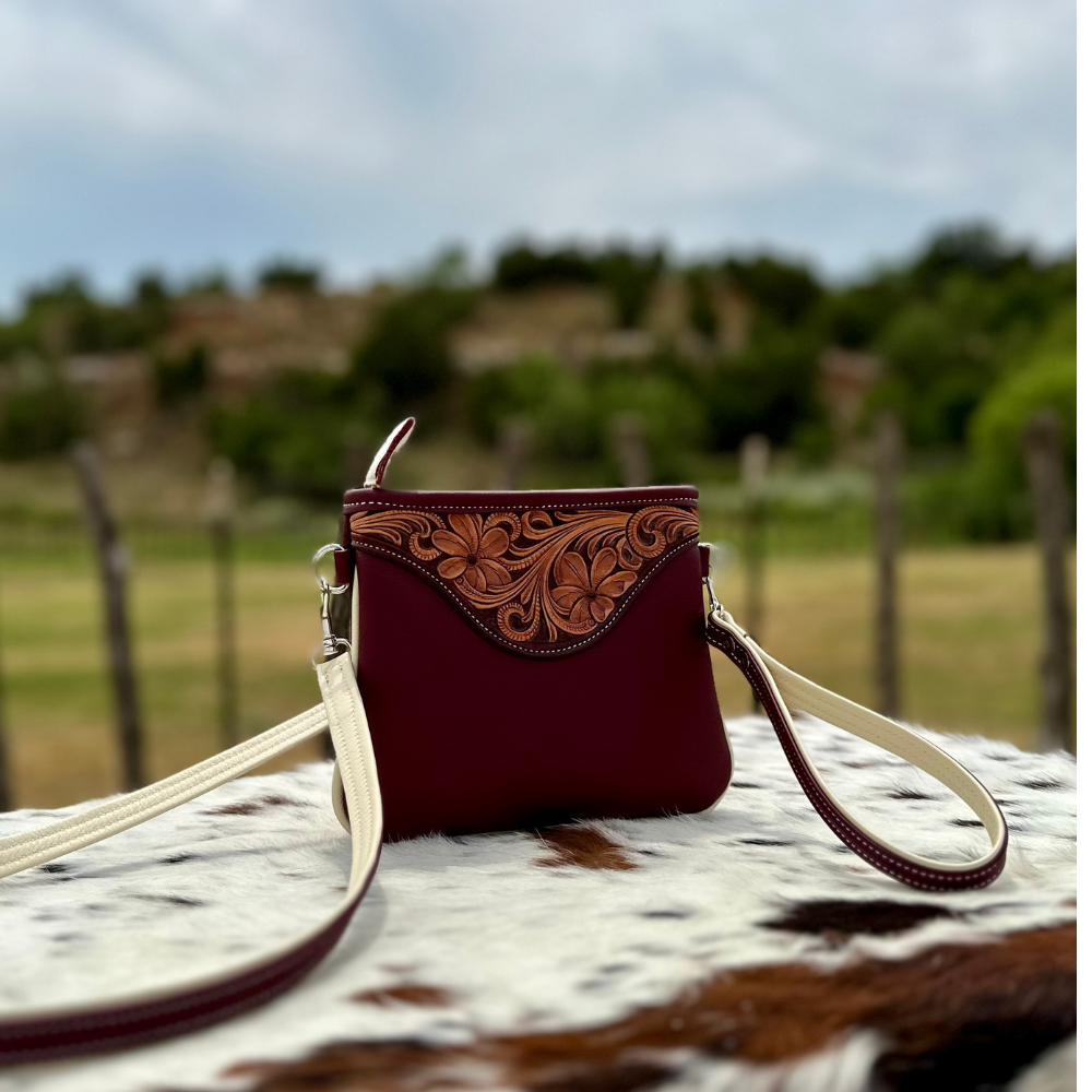 Croton Collection, Wristlet in Burgundy