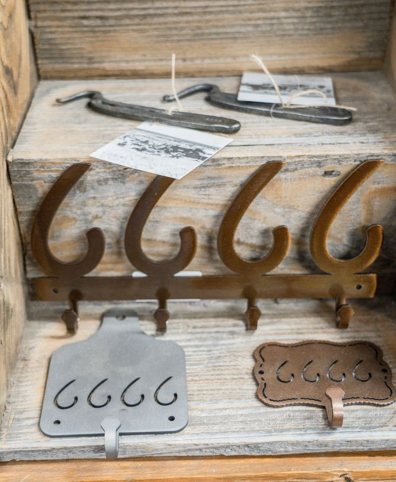 Four Sixes JDH Ear Tag Hook